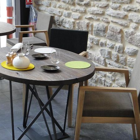 Aux Terrasses Hotel Турню Екстериор снимка