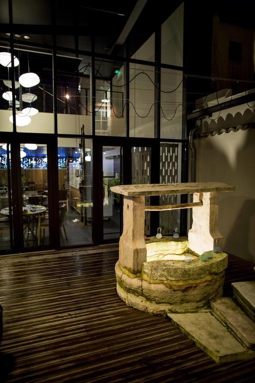 Aux Terrasses Hotel Турню Екстериор снимка
