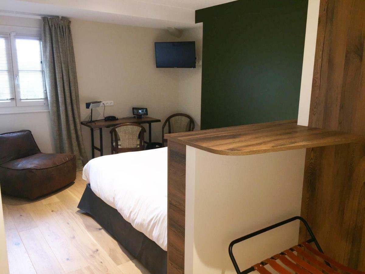 Aux Terrasses Hotel Турню Екстериор снимка