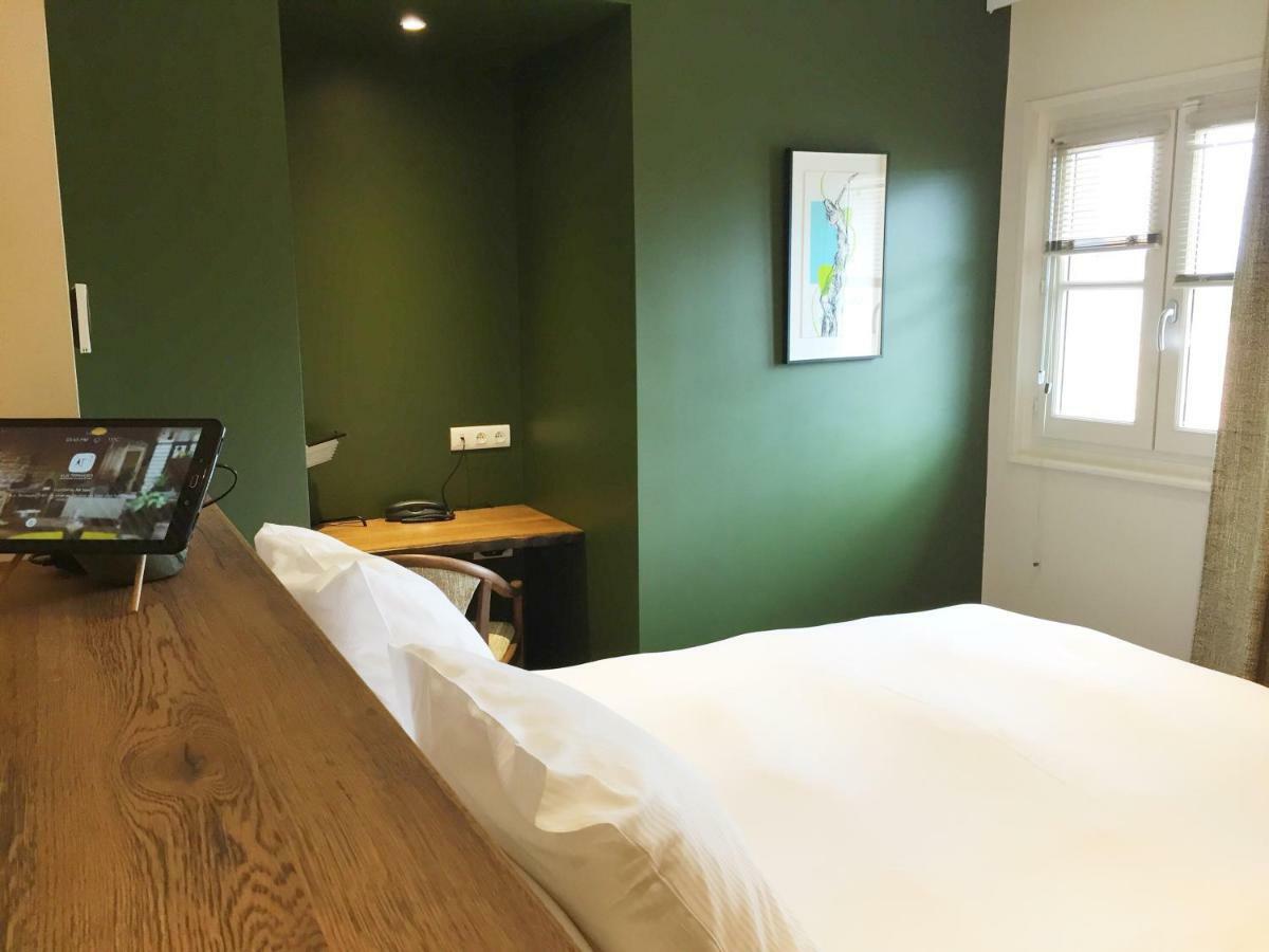 Aux Terrasses Hotel Турню Екстериор снимка