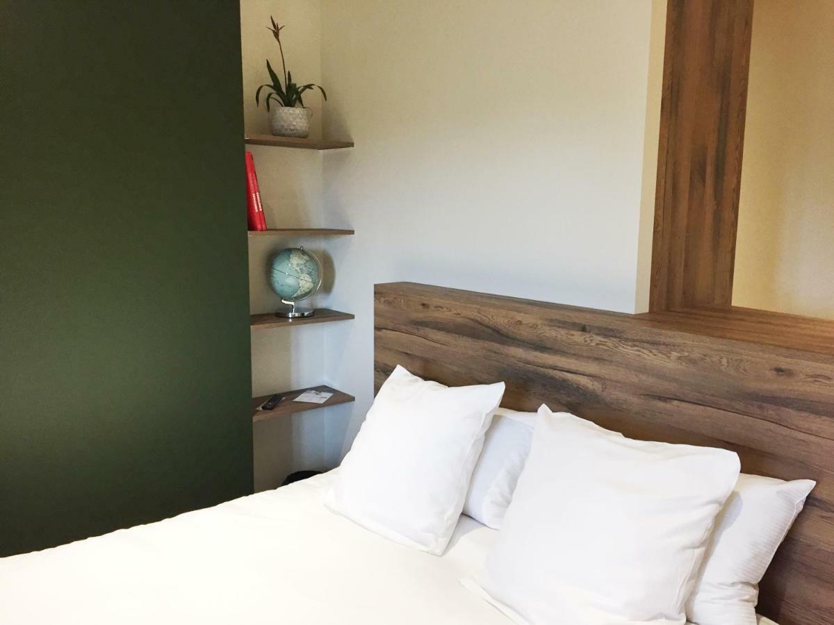 Aux Terrasses Hotel Турню Екстериор снимка